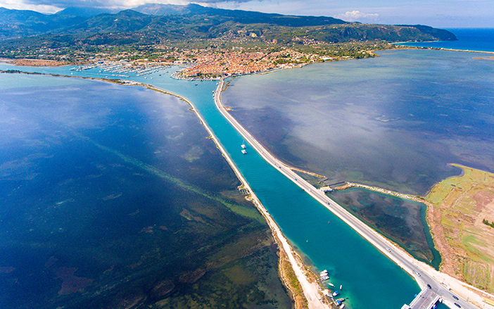 The road which connects Lefkada with the mainland