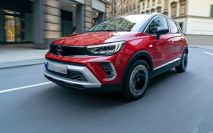Feel the power of the Opel Crossland!