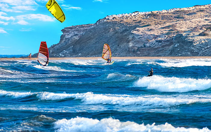 Wind surfing στα κρυστάλλινα νερά